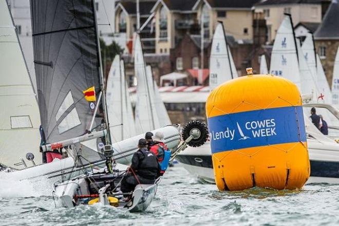 Smigger (Ian Smith) rounding a mark on a crowed Solent on Day 3 – SB20 Cowes Grand Slam © Jane Austin